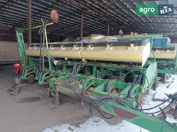 John Deere 2126  - фото