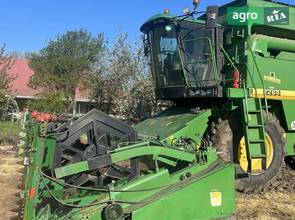 Комбайн John Deere 2264 2001