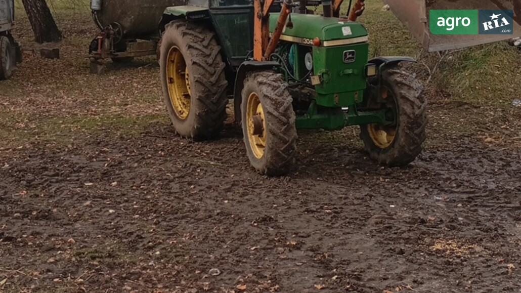 Трактор John Deere 3040 1984 - фото 1