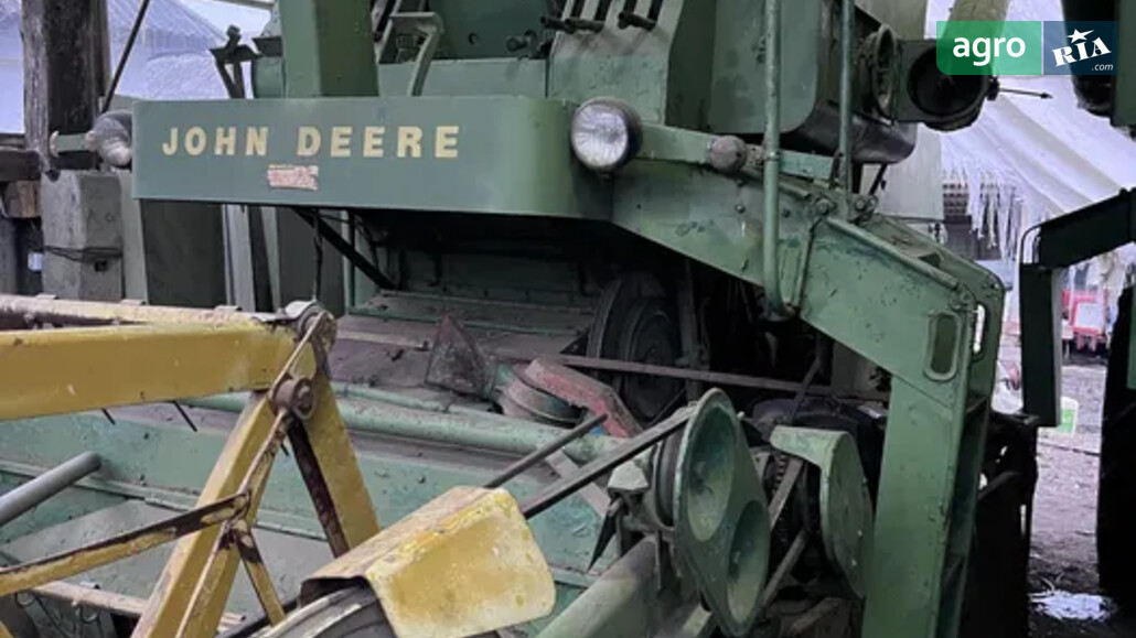 Комбайн John Deere 330 1970 - фото 1