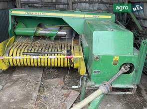 Пресс-подборщик John Deere 330 2001