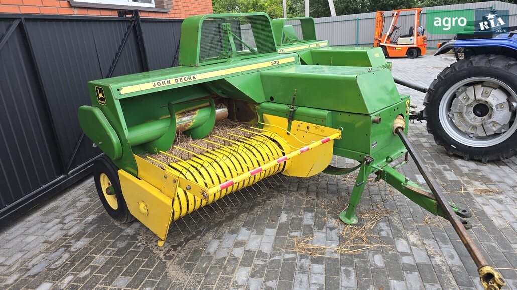 Прес-підбірник John Deere 330 1995 - фото 1