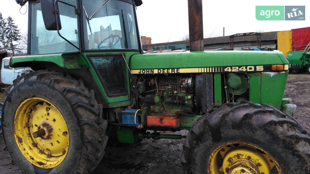 Трактор John Deere 4240 1984 - фото 1