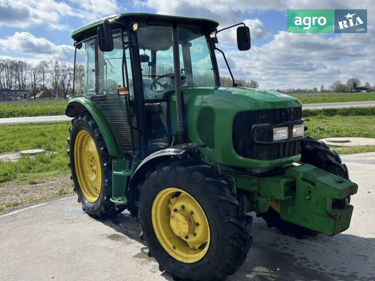 Трактор John Deere 5080M 2010 - фото 1