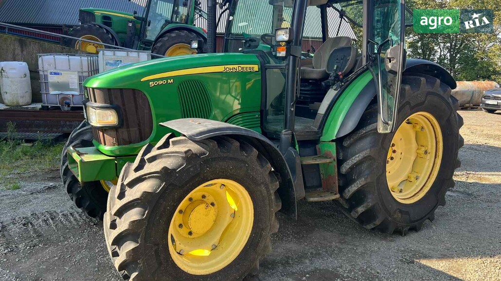 Трактор John Deere 5090 M 2011 - фото 1