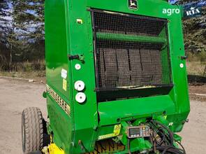 Прес-підбірник John Deere 580 