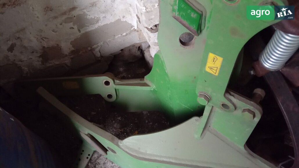 John Deere 5820 - фото 8