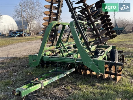 Борона John Deere 6000 2012 - фото