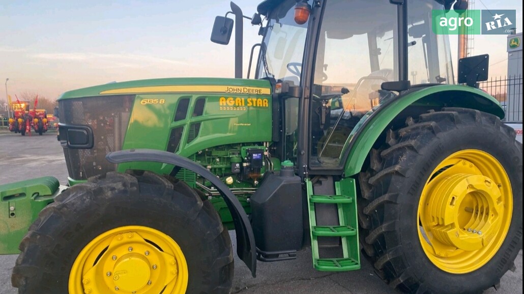 Трактор John Deere 6135 B 2022 - фото 1