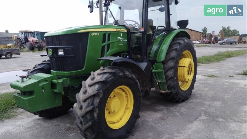 Трактор John Deere 6135 B 2019 - фото 1
