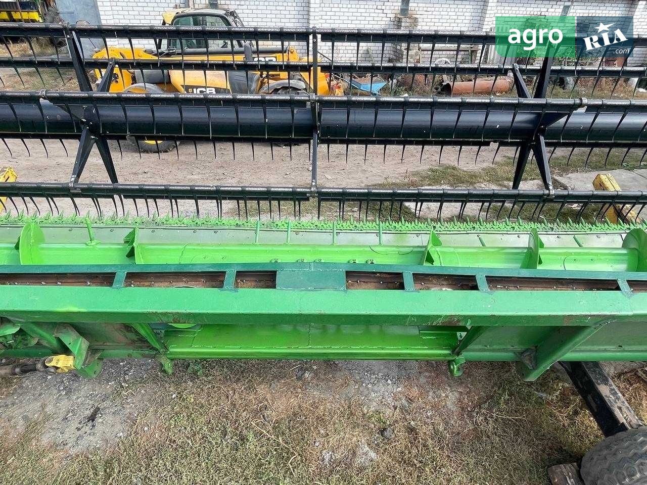 Жниварка John Deere 630 2011 - фото 1