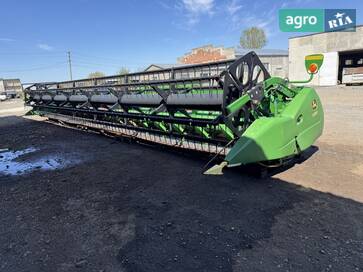 John Deere 635F  - фото