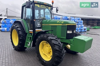 Трактор John Deere 6800  - фото