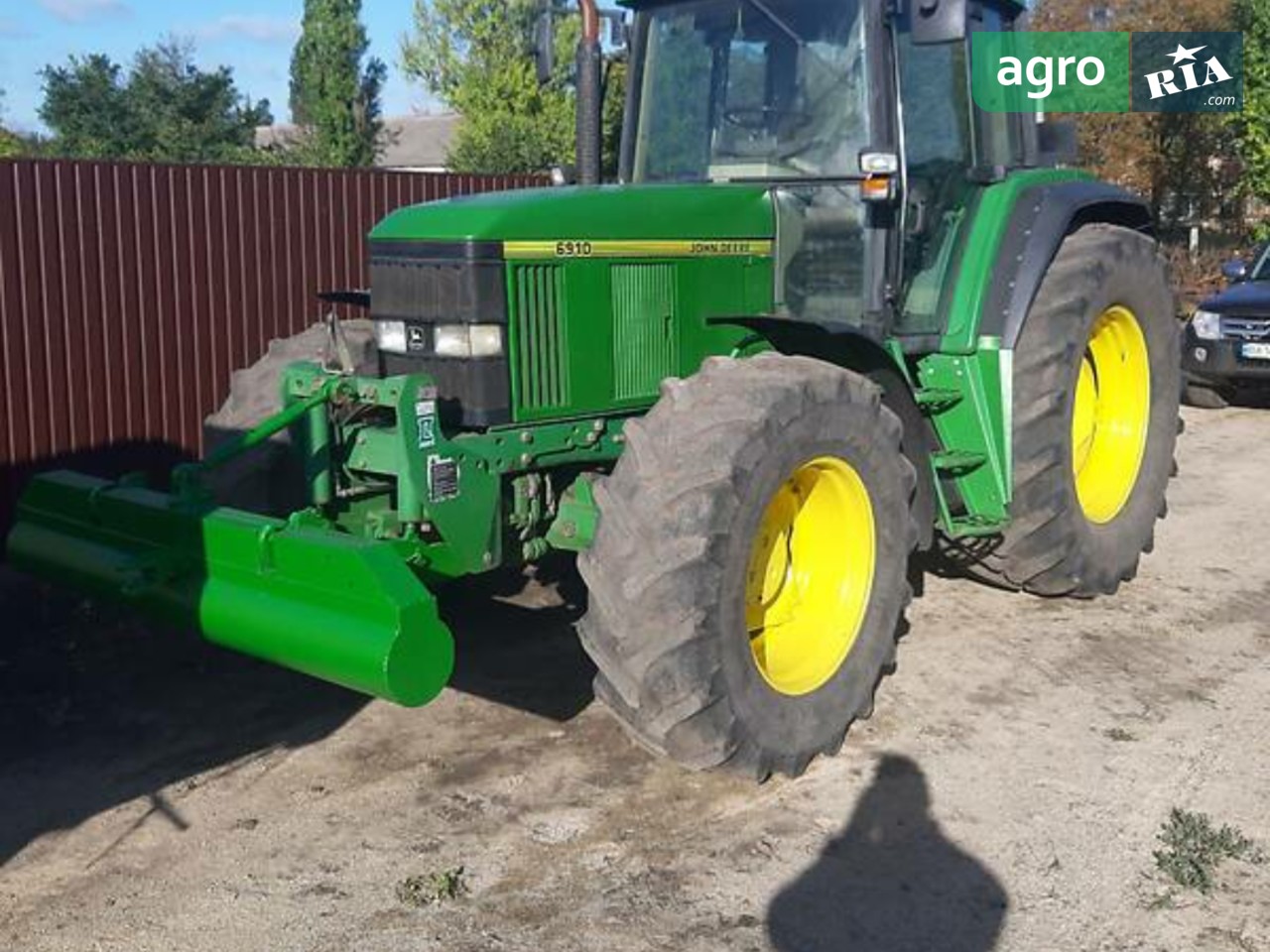 Трактор John Deere 6910 2000 - фото 1