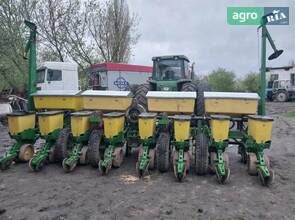 Сеялка John Deere 7000 