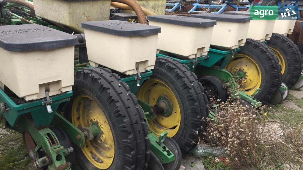 Сеялка John Deere 7200  - фото 1