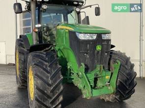 Трактор John Deere 7215R