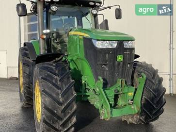 John Deere 7215R  - фото