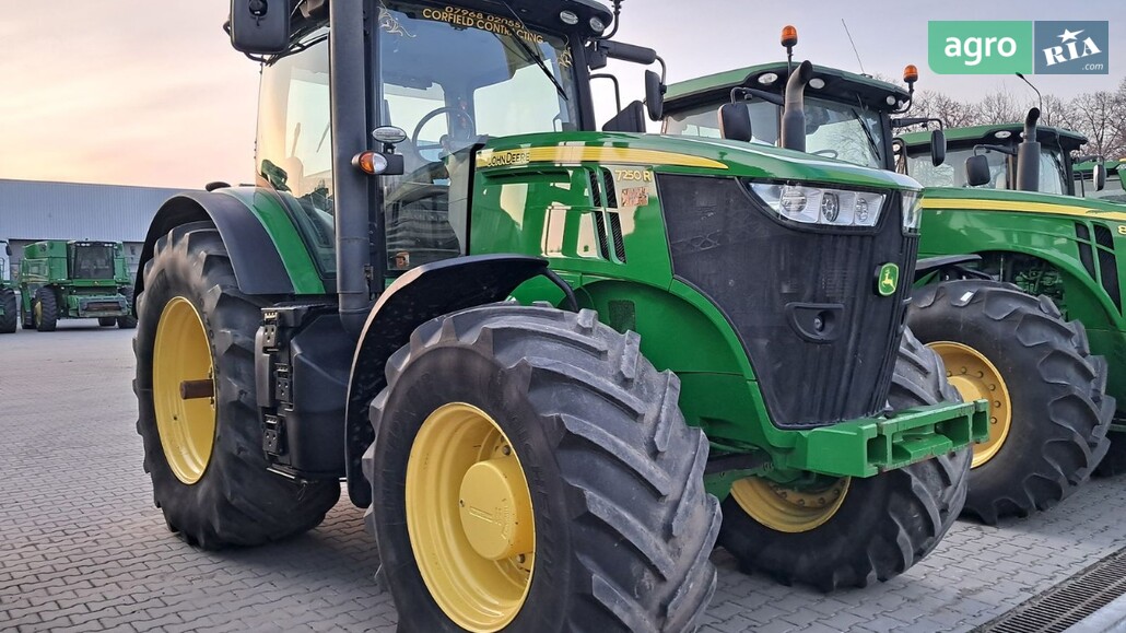 Трактор John Deere 7250R 2015 - фото 1