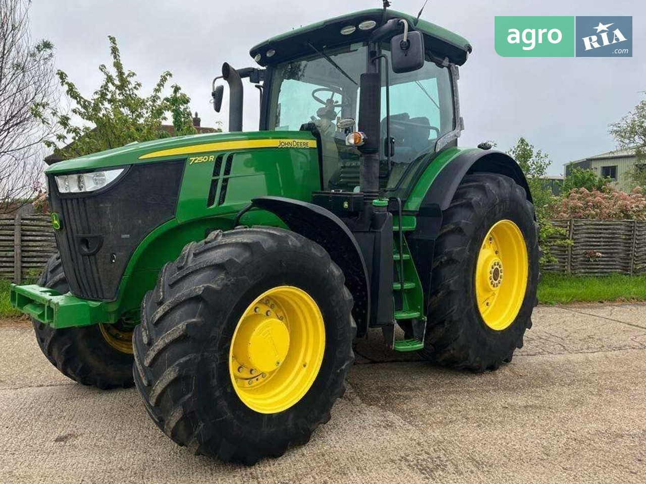 Трактор John Deere 7250R 2014 - фото 1