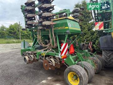 John Deere 750A 2000 - фото