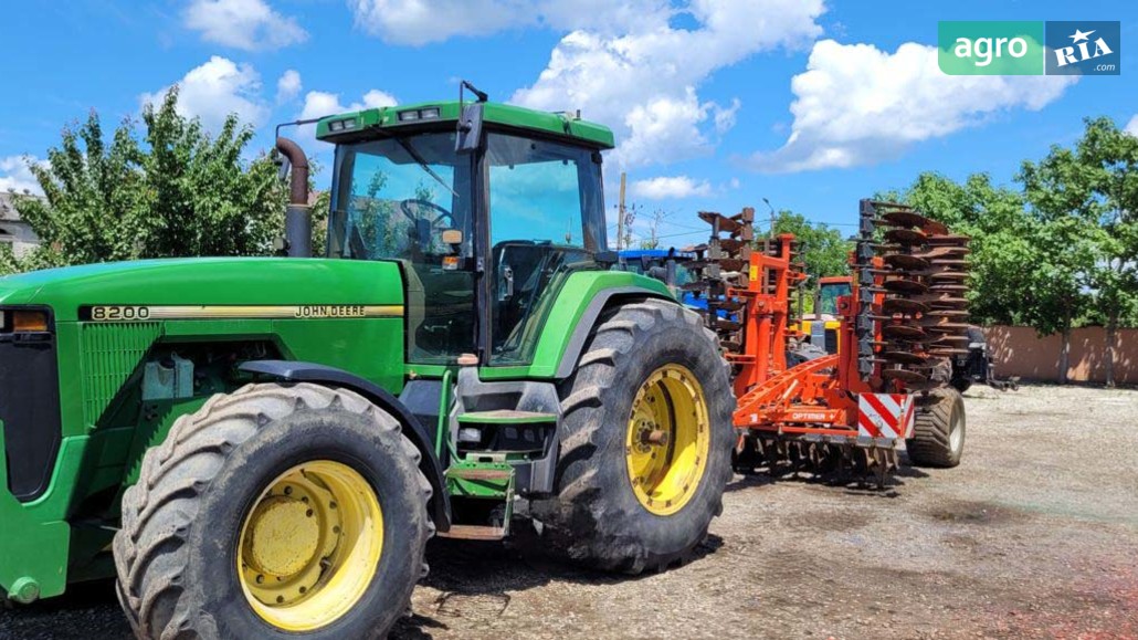 Трактор John Deere 8200 1998 - фото 1