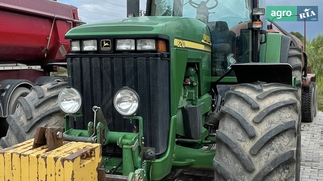 Трактор John Deere 8210 2002 - фото 1