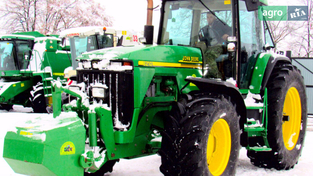 Трактор John Deere 8210 2001 - фото 1
