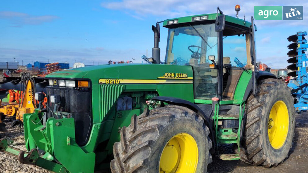 Трактор John Deere 8210 2001 - фото 1