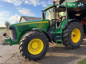 Трактор John Deere 8220 2005