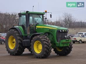 Трактор John Deere 8220 2005