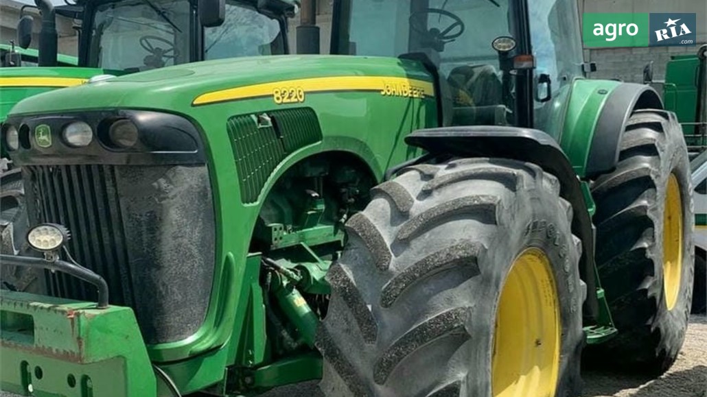 Трактор John Deere 8220 2004 - фото 1