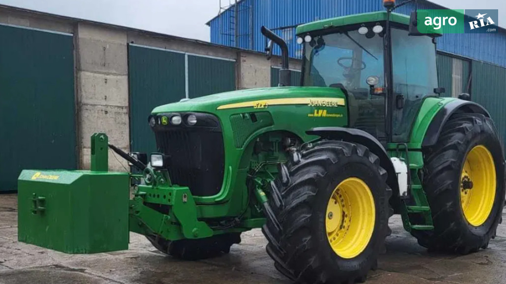 Трактор John Deere 8220 2004 - фото 1