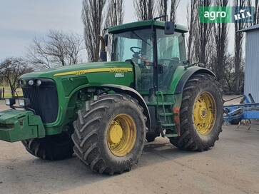 John Deere 8220  - фото