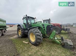 Трактор John Deere 8230 