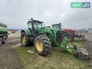 John Deere 8230  - фото
