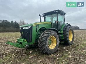 Трактор John Deere 8260 2013