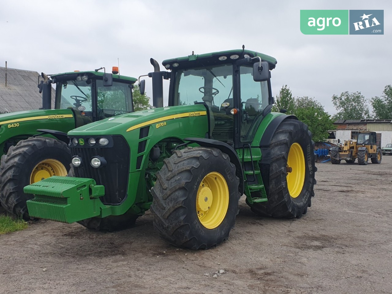 Трактор John Deere 8270R 2011 - фото 1