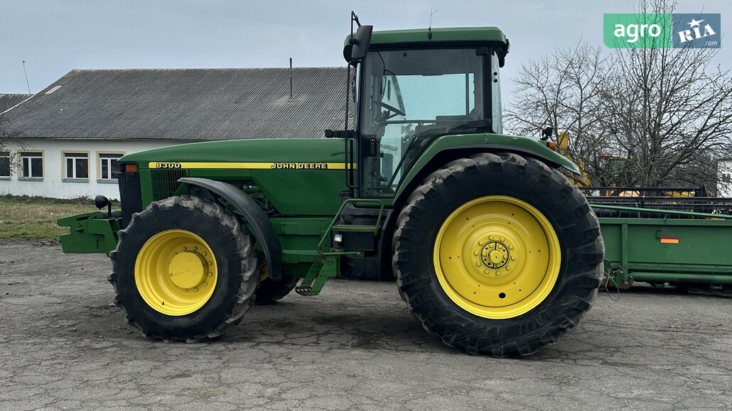 Трактор John Deere 8300 1995 - фото 1