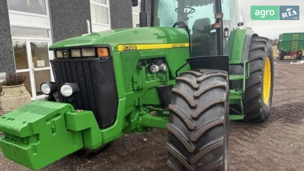 Трактор John Deere 8300 1996 - фото 1