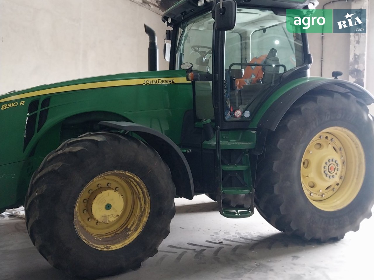 Трактор John Deere 8310R 2014 - фото 1