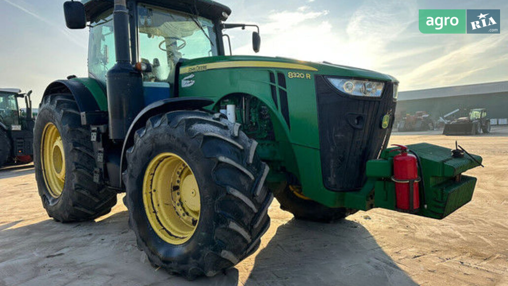 Трактор John Deere 8320R 2015 - фото 1