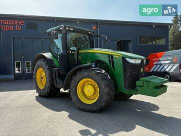John Deere 8320R  - фото