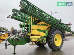 Оприскувач John Deere 832 2011