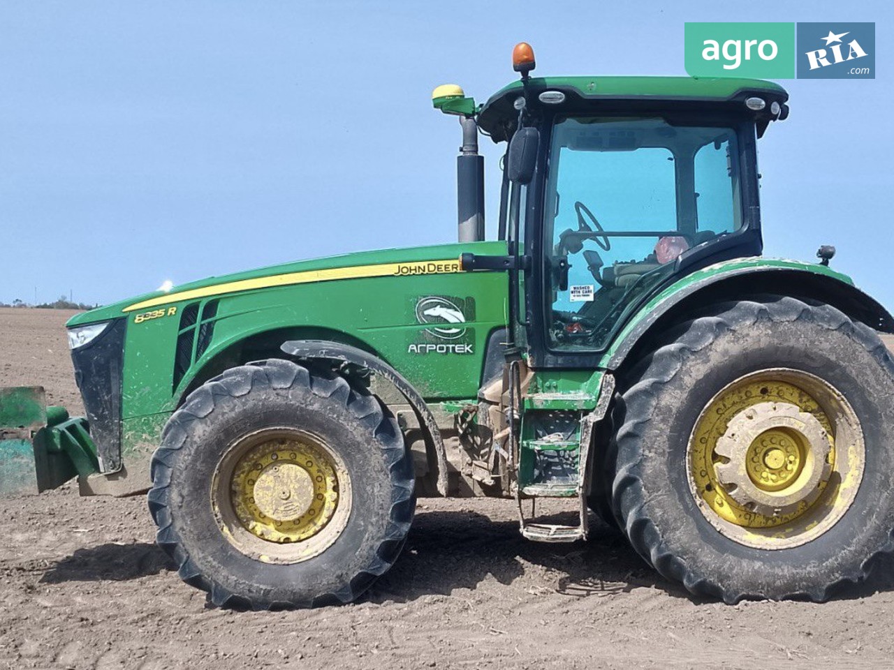 Трактор John Deere 8335R 2012 - фото 1