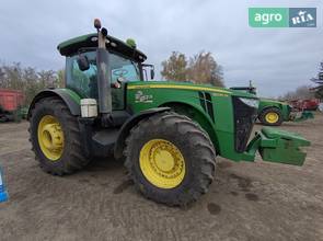 Трактор John Deere 8335R 2015