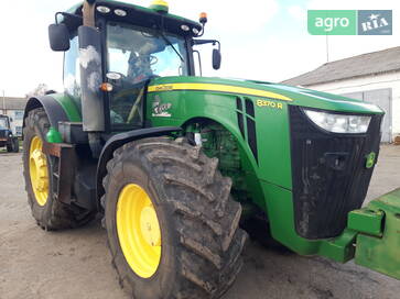 John Deere 8370R  - фото