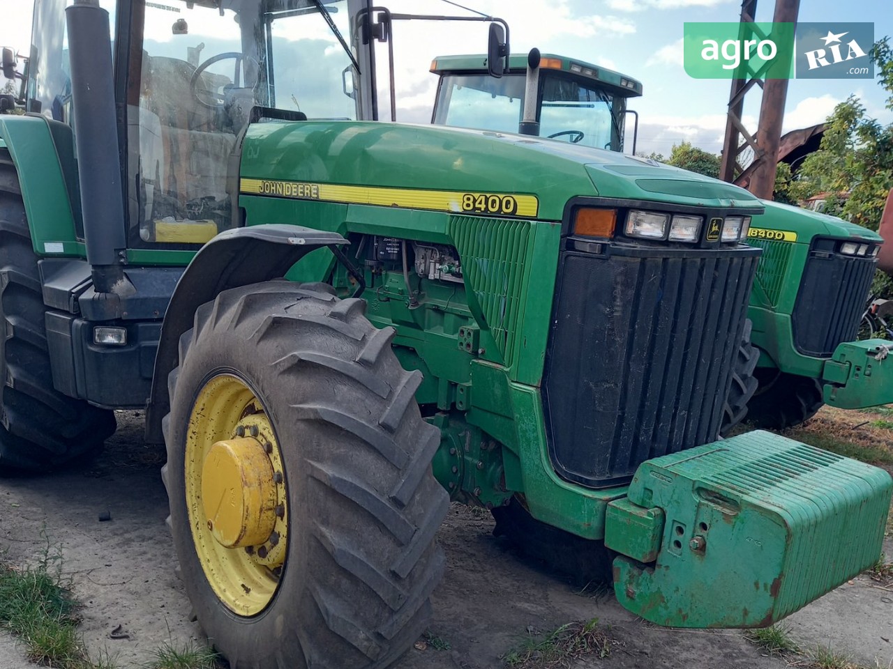 Трактор John Deere 8400 2000 - фото 1