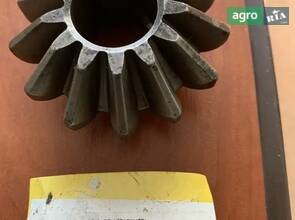 Конічна шестерня приводу зернових шнеків H137215, H75406, H82988 оригінал John Deere.