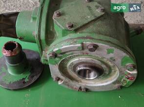 Редуктор конічного приводу до комбайна John Deere STS